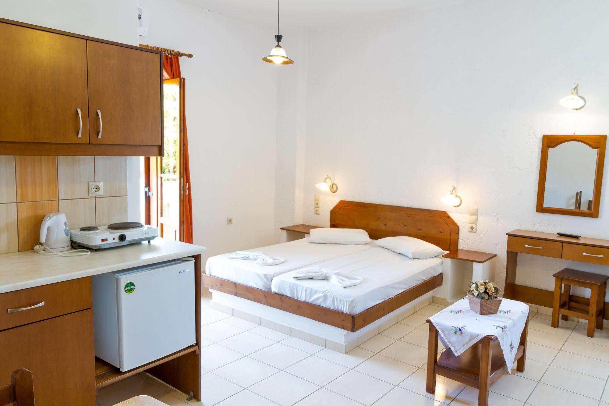 Ideal Hotel Kokkini Hani Экстерьер фото