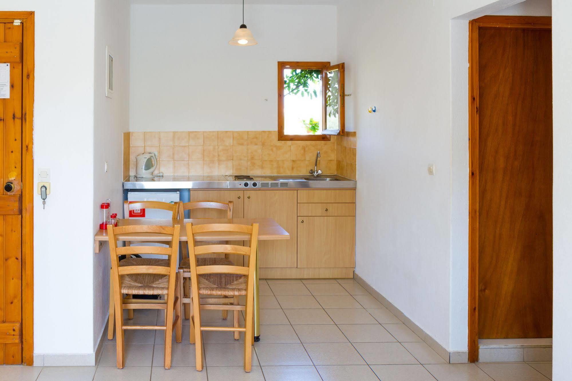 Ideal Hotel Kokkini Hani Экстерьер фото